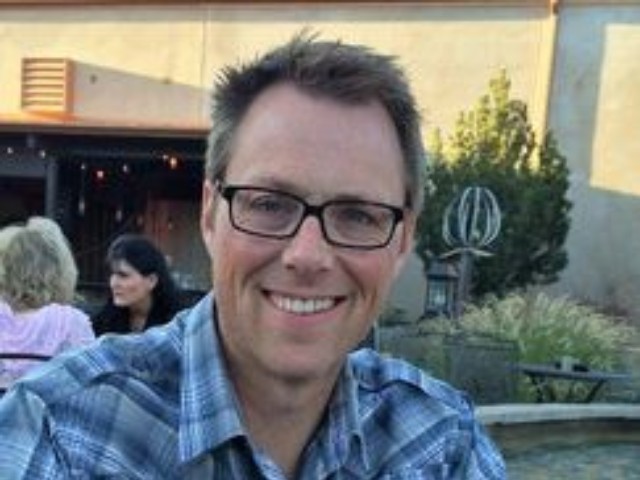 We buy houses in Kennewick, Richland, Pasco.